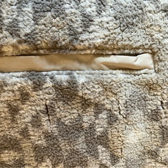 Columbia zip up fleece jacket - Picture 2 of 6